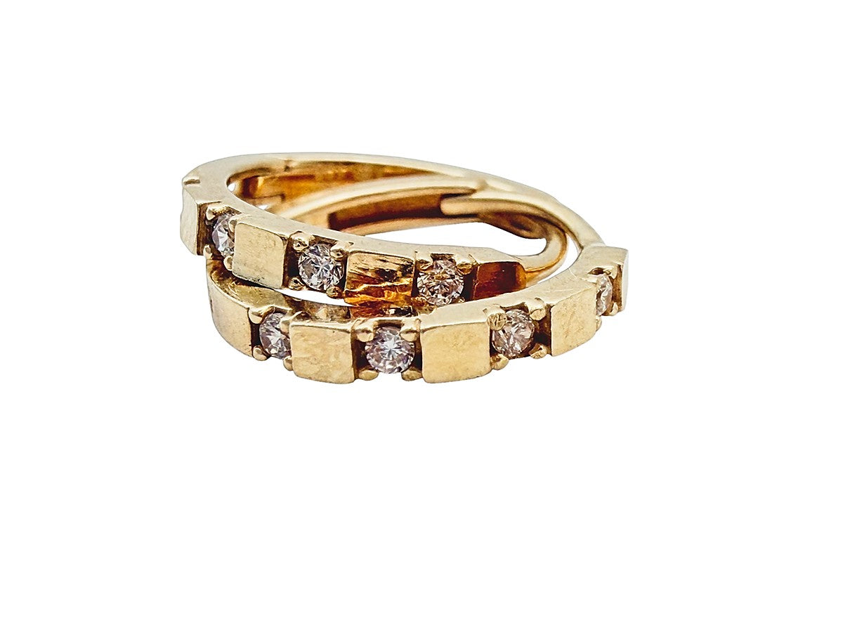 Huggies de Oro 10K con Circonias